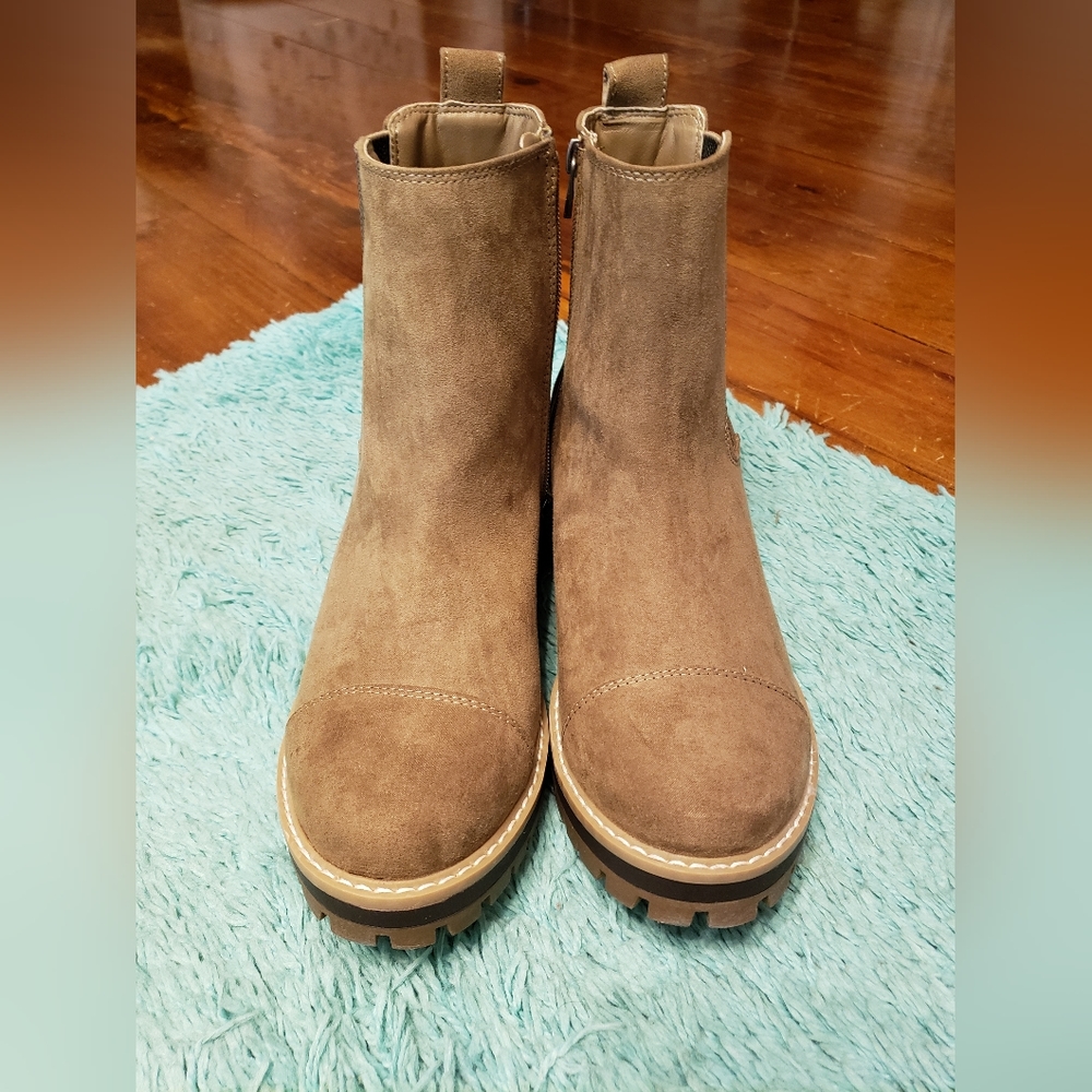 Time And Tru. Boots. Size 9.